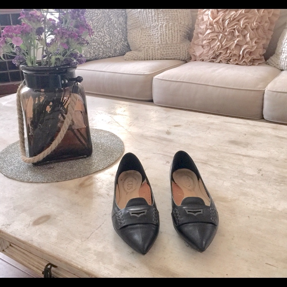 TOD’S Quality Luxury Black Leather Pointy Toe Flat Loafers Size 5 (36)